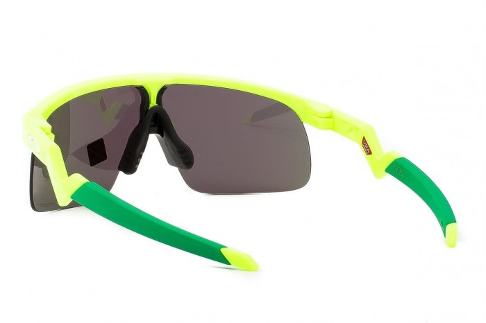 子供用サングラスOAKLEYレジスタンス OJ9010-0623 Prizm