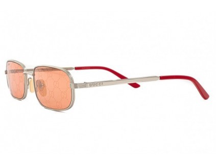 赤いサングラス| Stylotticaで色と形を探る