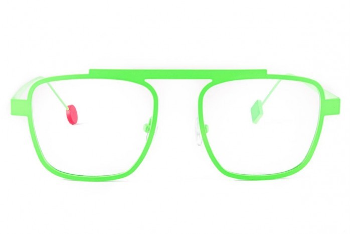 SABINEBEは130のボーイッシュなメガネになります